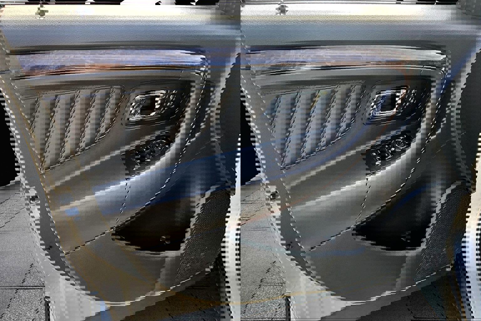 Certified 2017 Ford Taurus Limited image 18