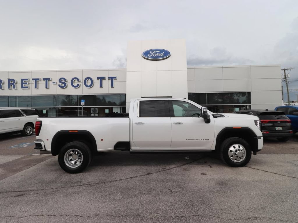 Used 2025 GMC Sierra 3500 Denali Ultimate AWD/4WD image 18
