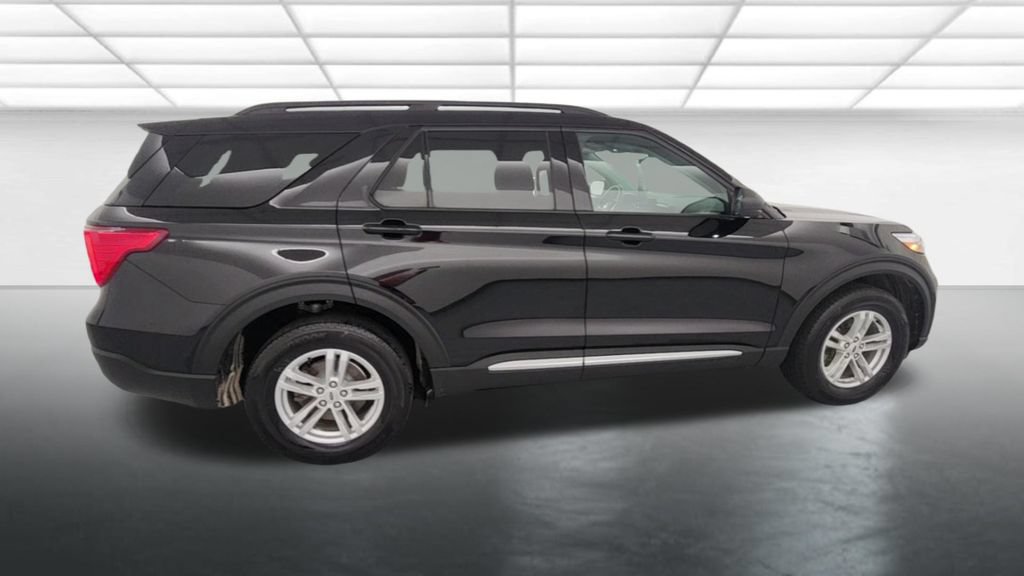 Certified 2023 Ford Explorer XLT AWD/4WD image 9