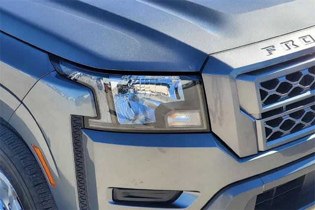 Used 2024 Nissan Frontier SV image 7