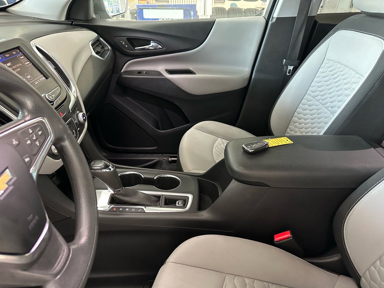 Used 2021 Chevrolet Equinox LS w/ LS Convenience Package FWD image 18