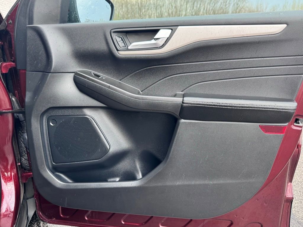 Certified 2021 Ford Escape SE image 22