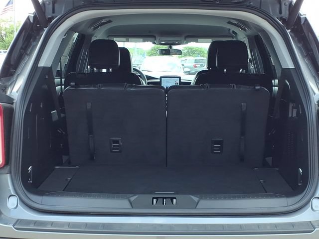 Certified 2024 Ford Explorer XLT w/ Equipment Group 202A AWD/4WD image 8
