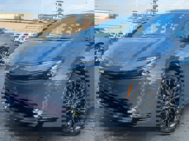 Used 2025 Toyota Prius XLE image 2