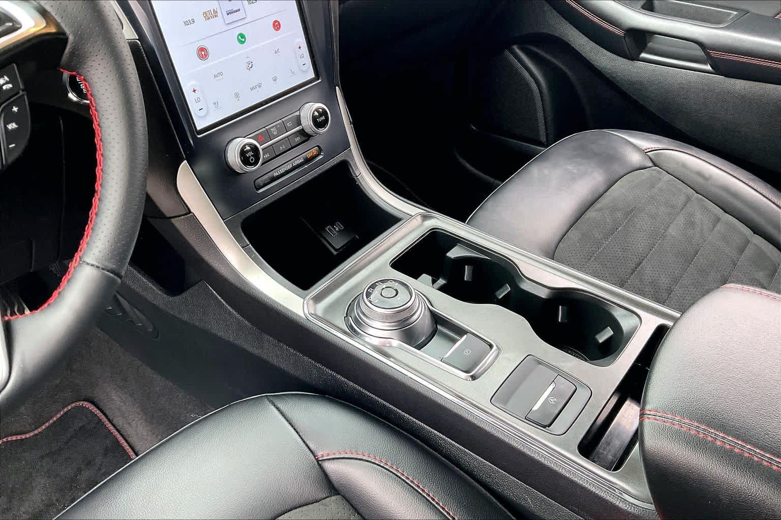 Certified 2024 Ford Edge ST-Line AWD/4WD image 15