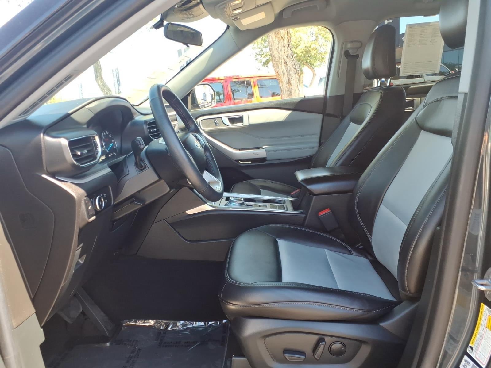 Certified 2023 Ford Explorer XLT w/ Equipment Group 202A RWD image 23