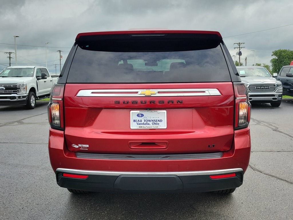 Used 2024 Chevrolet Suburban LT w/ Luxury Package AWD/4WD image 5