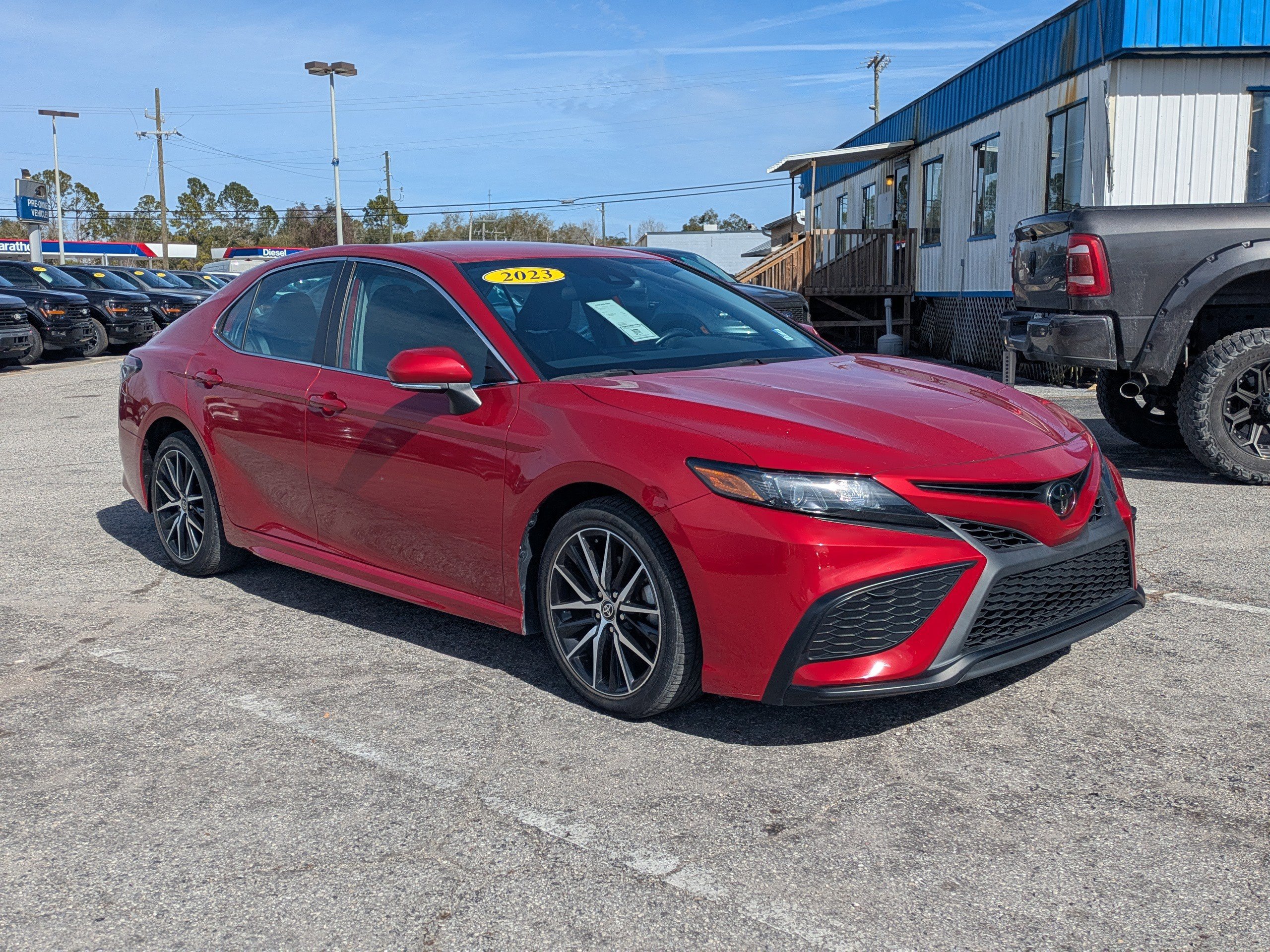Used 2023 Toyota Camry SE image 8
