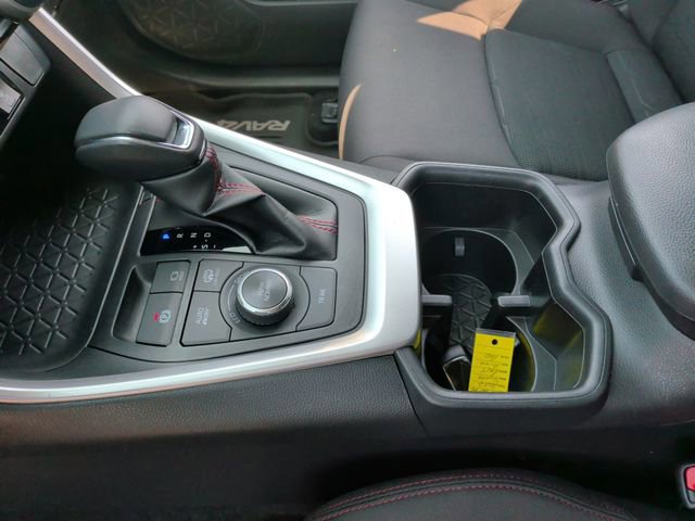 Used 2022 Toyota RAV4 SE w/ Weather & Moonroof Package AWD/4WD image 20