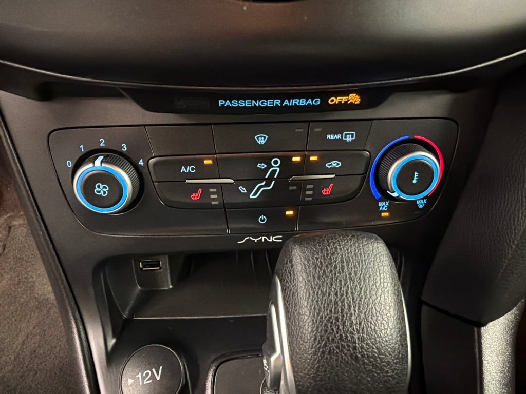 Certified 2018 Ford Focus SE w/ Cold Weather Package FWD image 14