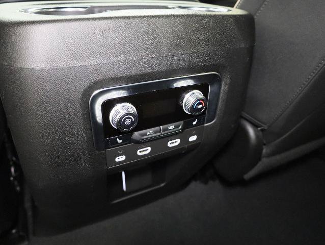 Used 2023 GMC Yukon XL SLT w/ SLT Premium Package AWD/4WD image 22