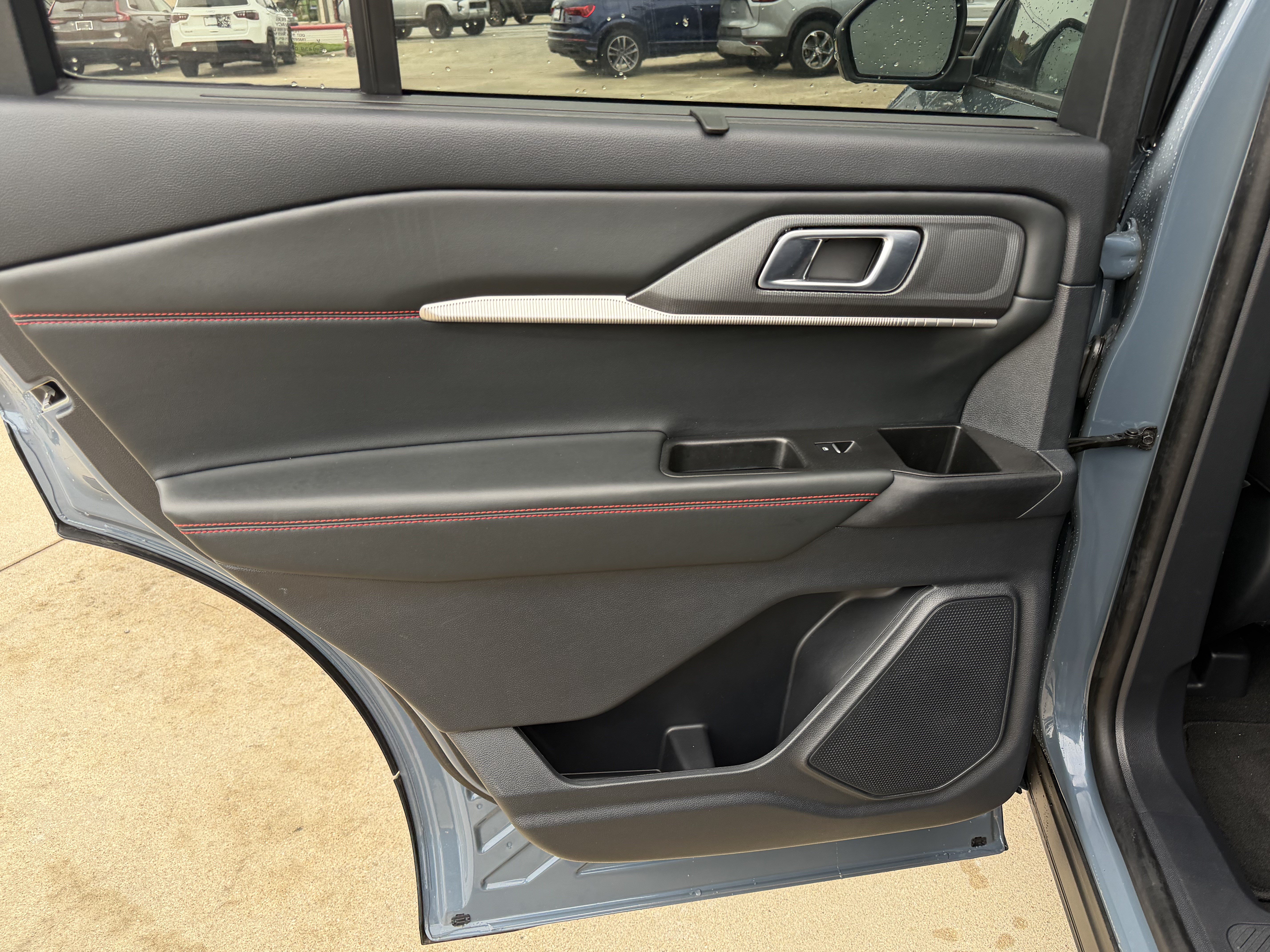 Certified 2025 Ford Explorer ST-Line w/ Premium Package RWD image 14