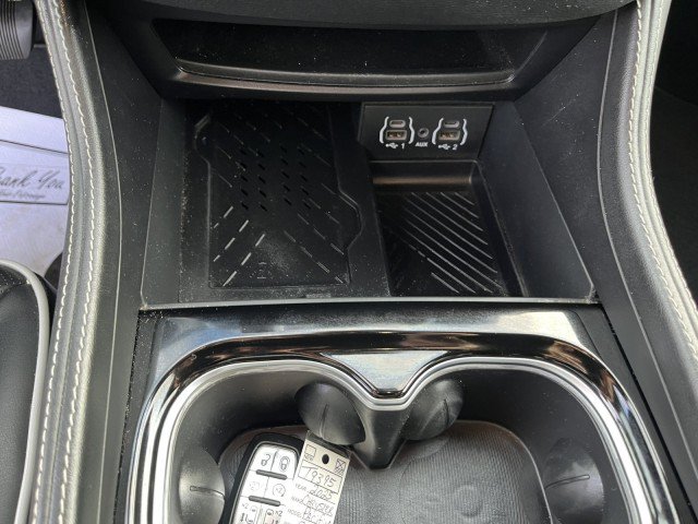 Used 2025 Chrysler Pacifica Limited FWD image 20
