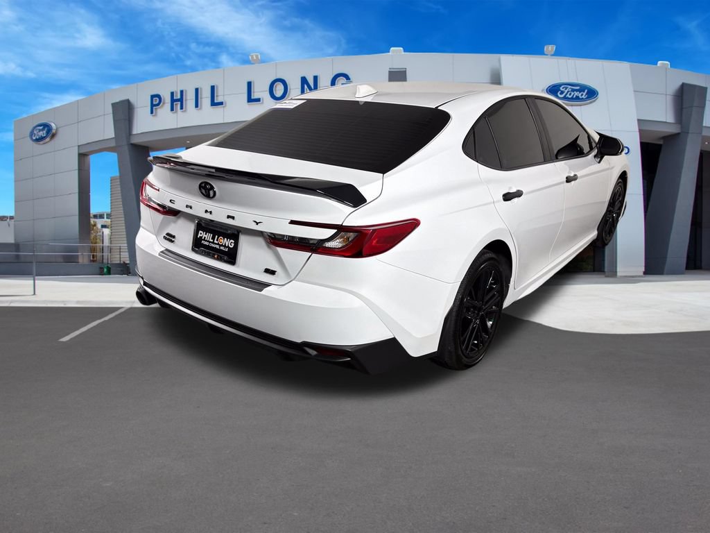 Used 2026 Toyota Camry SE AWD/4WD image 5