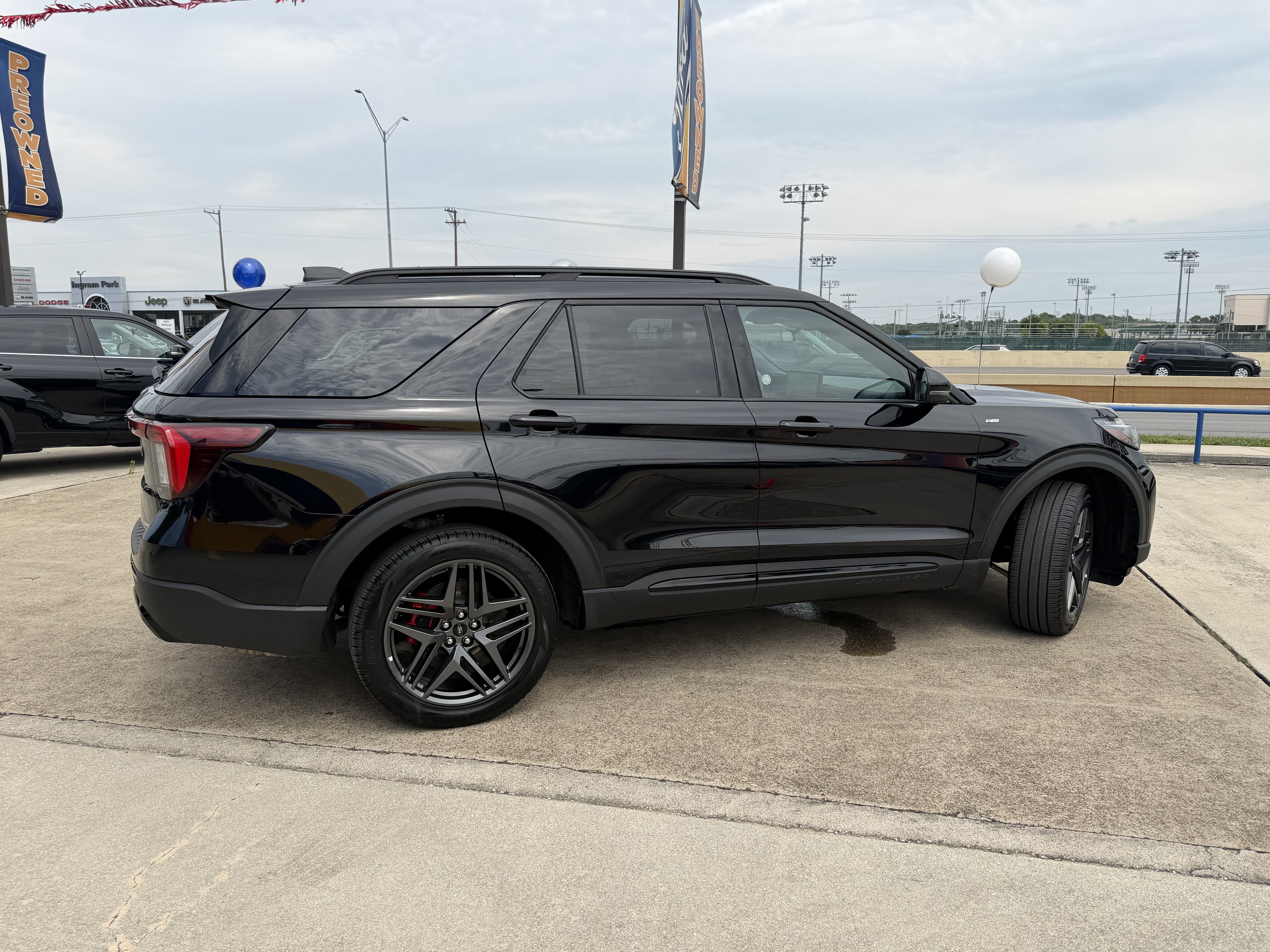 Certified 2025 Ford Explorer ST-Line w/ ST-Line Street Pack AWD/4WD image 4