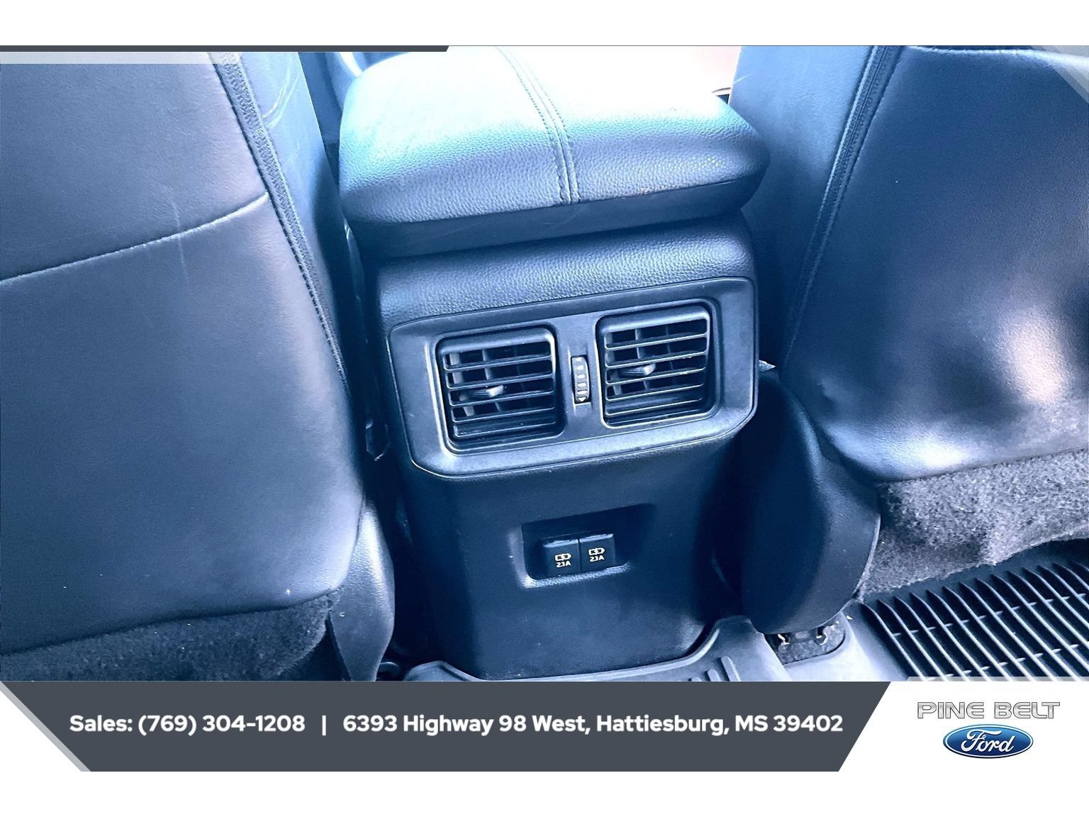 Used 2020 Toyota RAV4 Limited AWD/4WD image 25