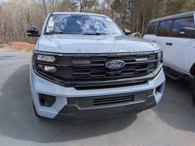Certified 2025 Ford Expedition Active image 2