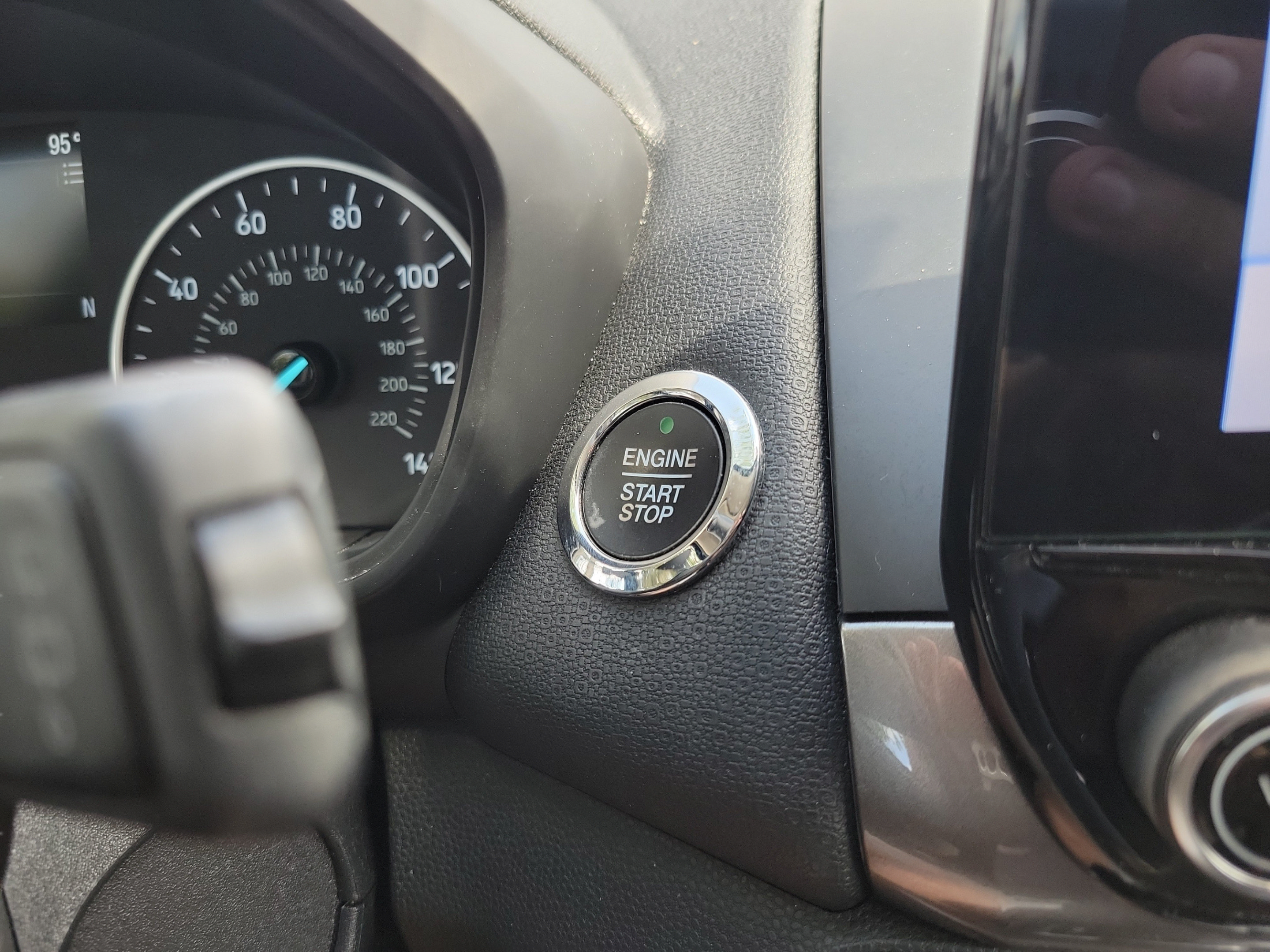 Certified 2020 Ford EcoSport SE FWD image 29