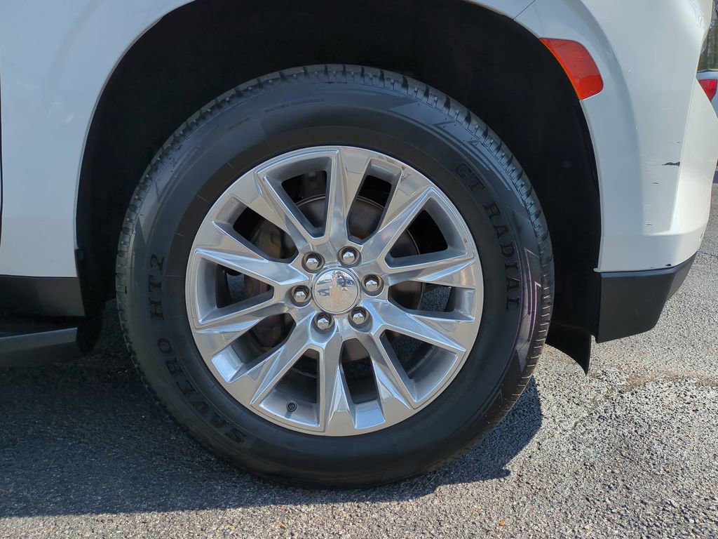 Used 2024 Chevrolet Suburban Premier image 14