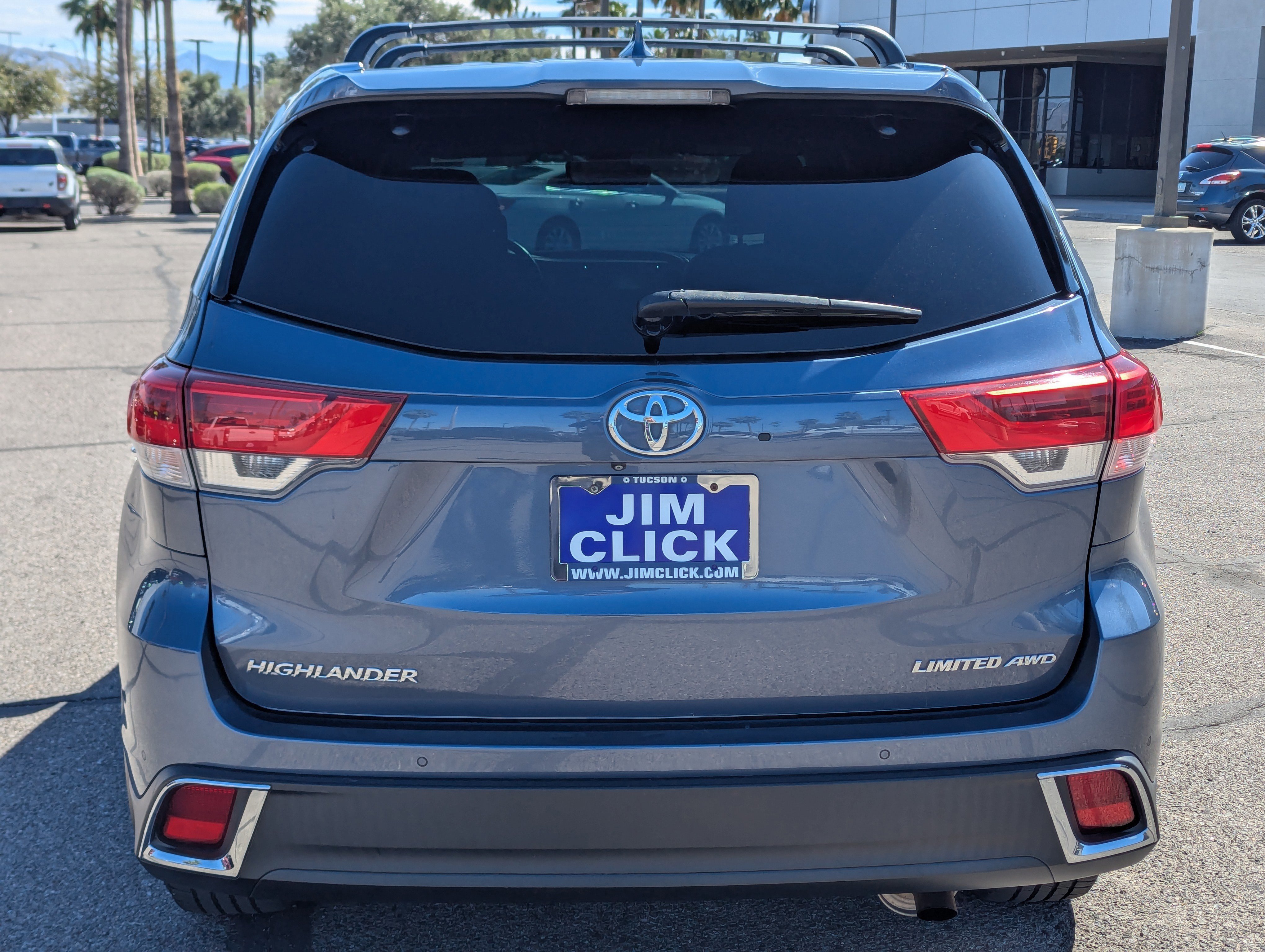 Used 2019 Toyota Highlander Limited w/ Carpet Mat Package (TMS) image 3