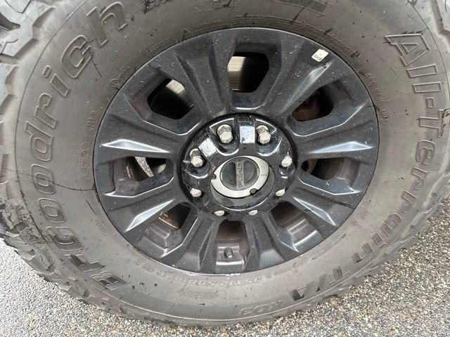 Certified 2022 Ford F350 Platinum w/ Tremor Off-Road Package AWD/4WD image 15