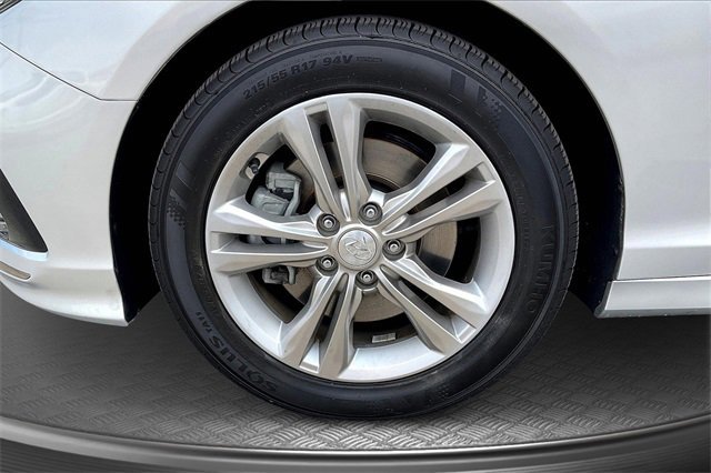 Used 2019 Hyundai Sonata Limited image 11