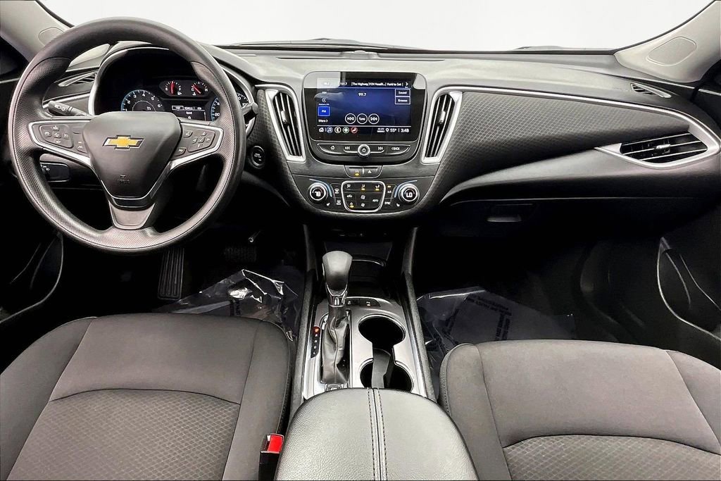 Used 2025 Chevrolet Malibu LT FWD image 16