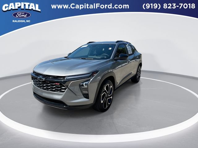 Used 2025 Chevrolet Trax RS w/ Driver Confidence Package FWD image 4