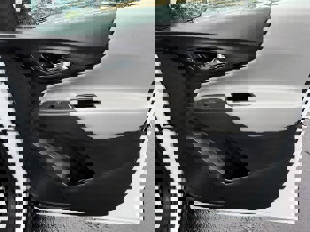 Used 2022 Chevrolet Equinox LT w/ LPO, Floor Liner Package image 21