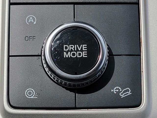 Certified 2023 Ford Explorer XLT w/ Equipment Group 202A AWD/4WD image 7