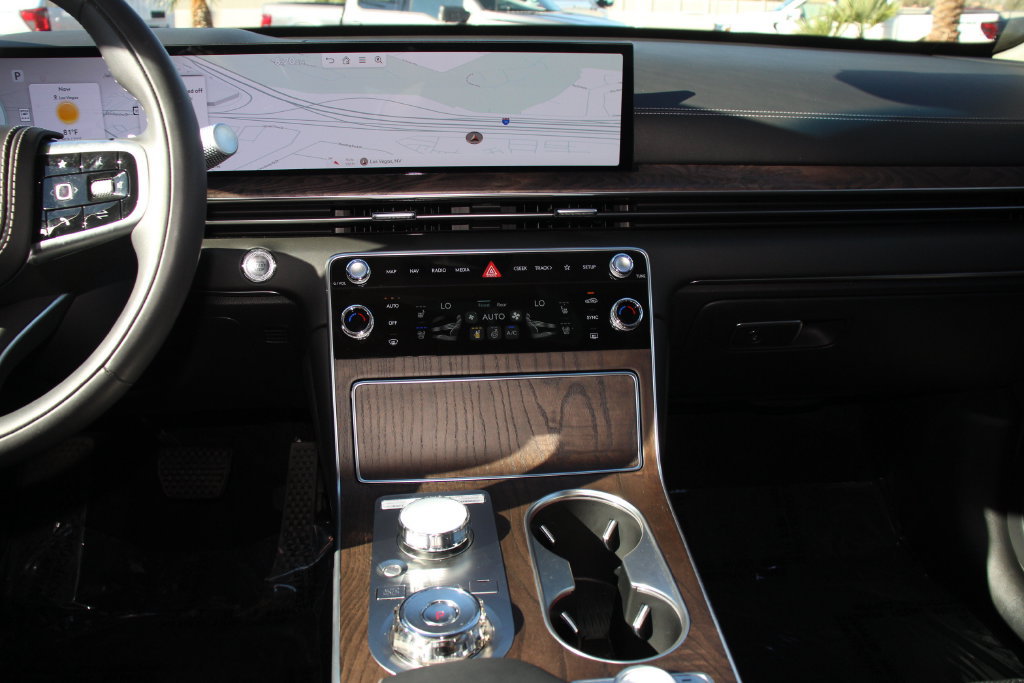 Used 2025 Genesis GV80 3.5T Prestige AWD/4WD image 18