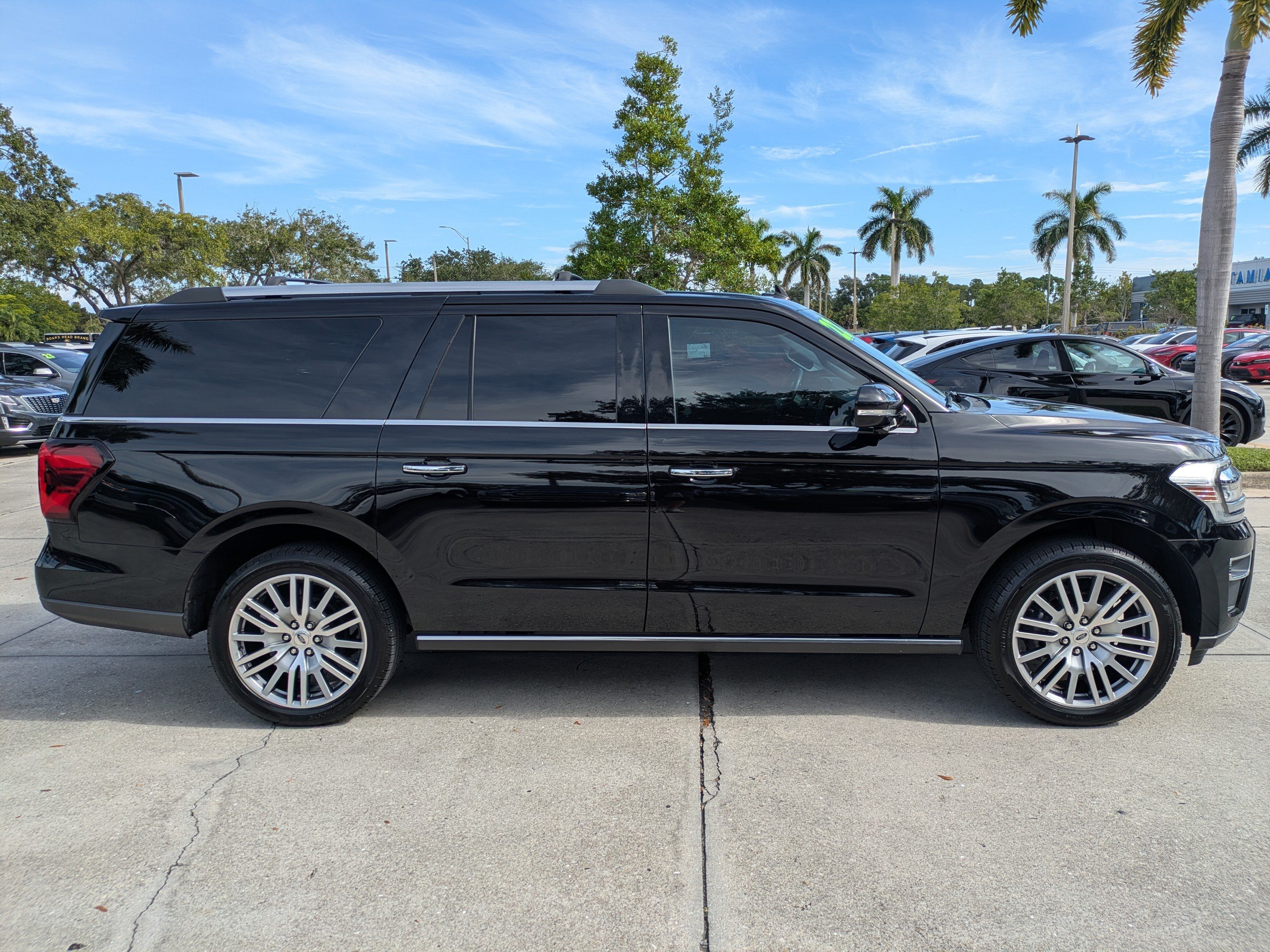 Certified 2022 Ford Expedition Max Limited AWD/4WD image 3