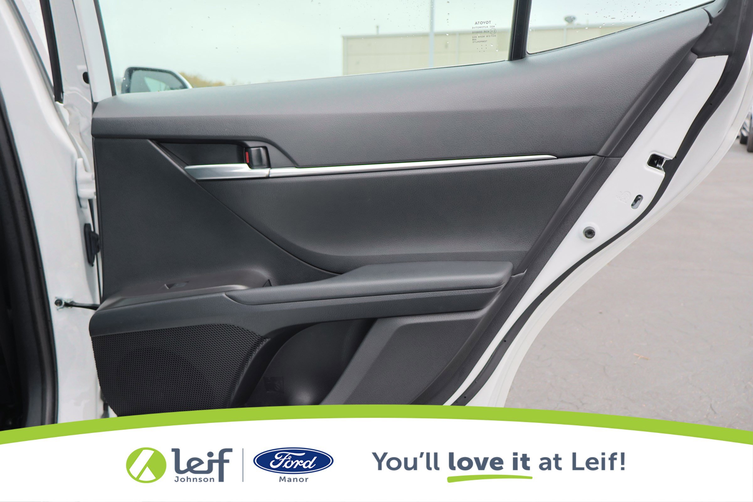 Used 2024 Toyota Camry SE image 28