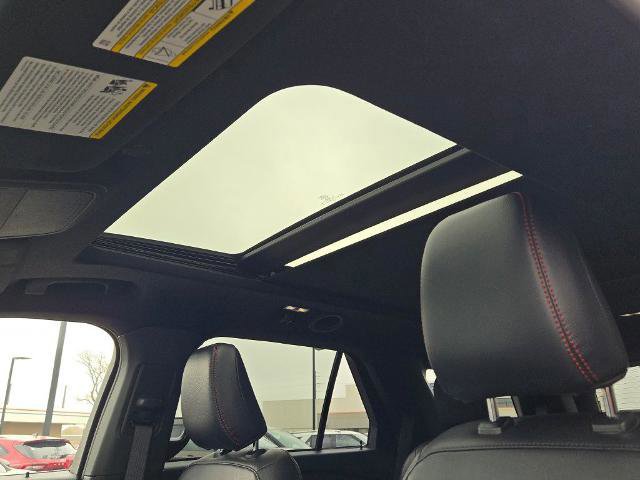 Certified 2023 Ford Explorer ST-Line w/ Class IV Trailer Tow Package image 31