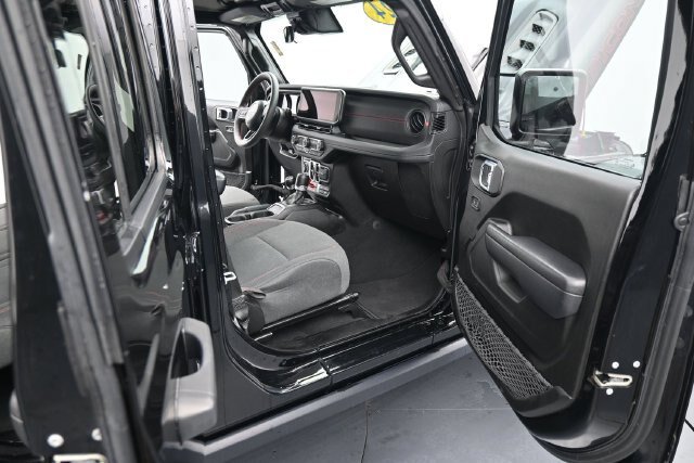 Used 2024 Jeep Wrangler Unlimited Rubicon AWD/4WD image 14