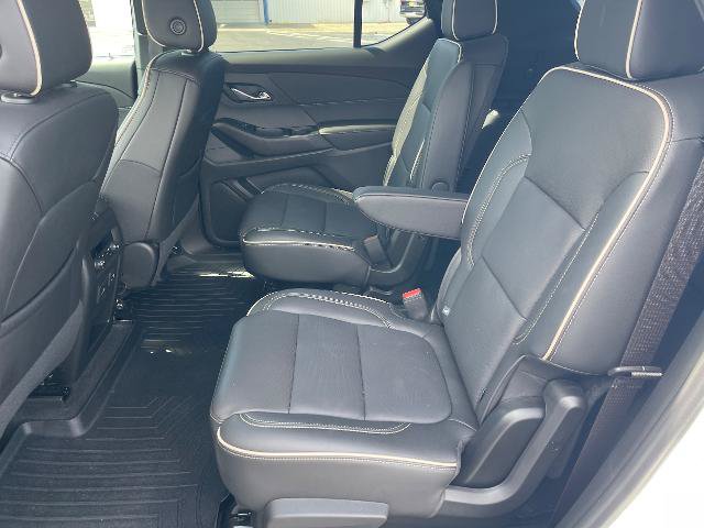 Used 2023 Chevrolet Traverse Premier FWD image 18