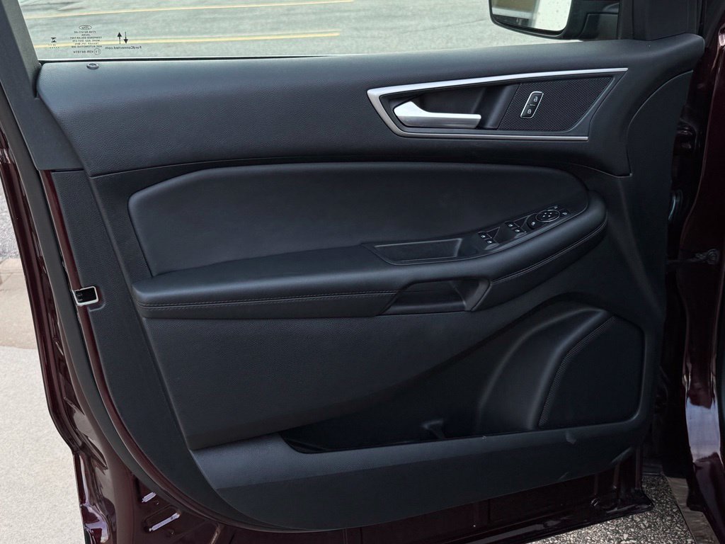 Certified 2024 Ford Edge SEL w/ Convenience Package AWD/4WD image 9