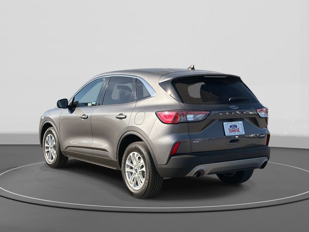 Certified 2022 Ford Escape SE image 2