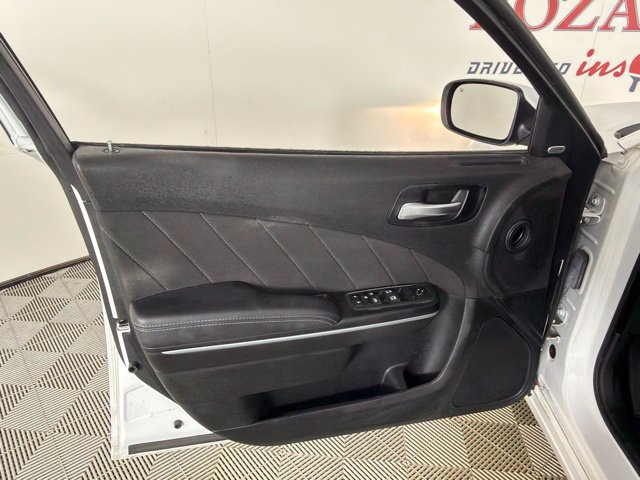 Used 2022 Dodge Charger SXT w/ Cold Weather Package AWD/4WD image 28