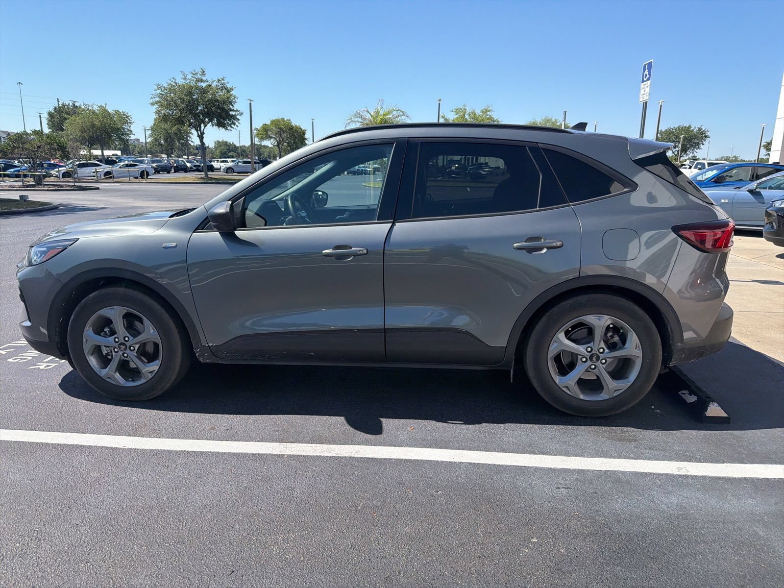 Certified 2025 Ford Escape ST-Line FWD image 4