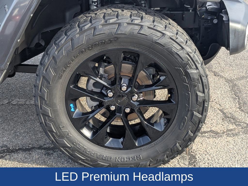 Used 2022 Jeep Wrangler Unlimited Sahara w/ Cold Weather Group image 12