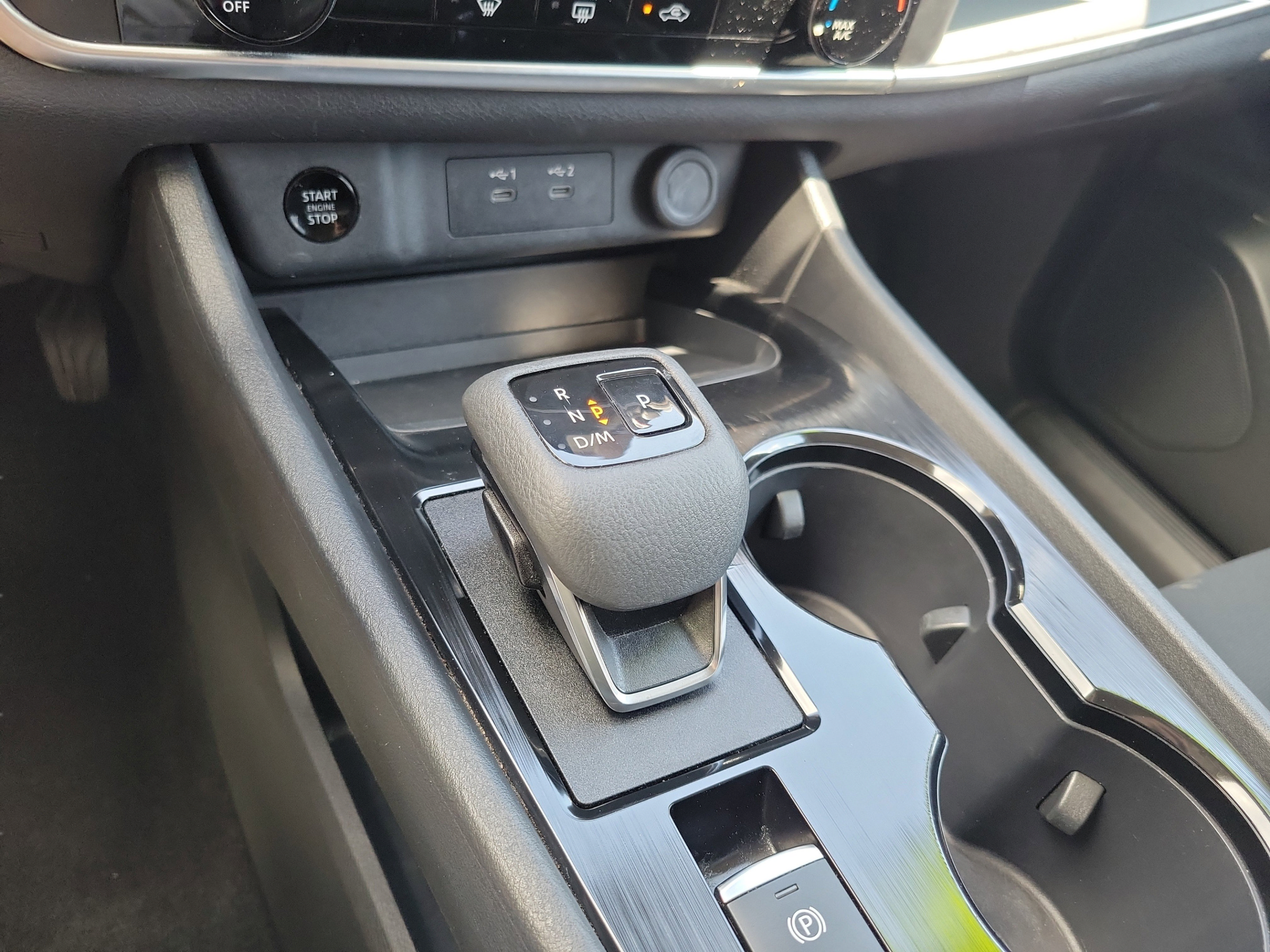 Used 2024 Nissan Rogue S AWD/4WD image 30