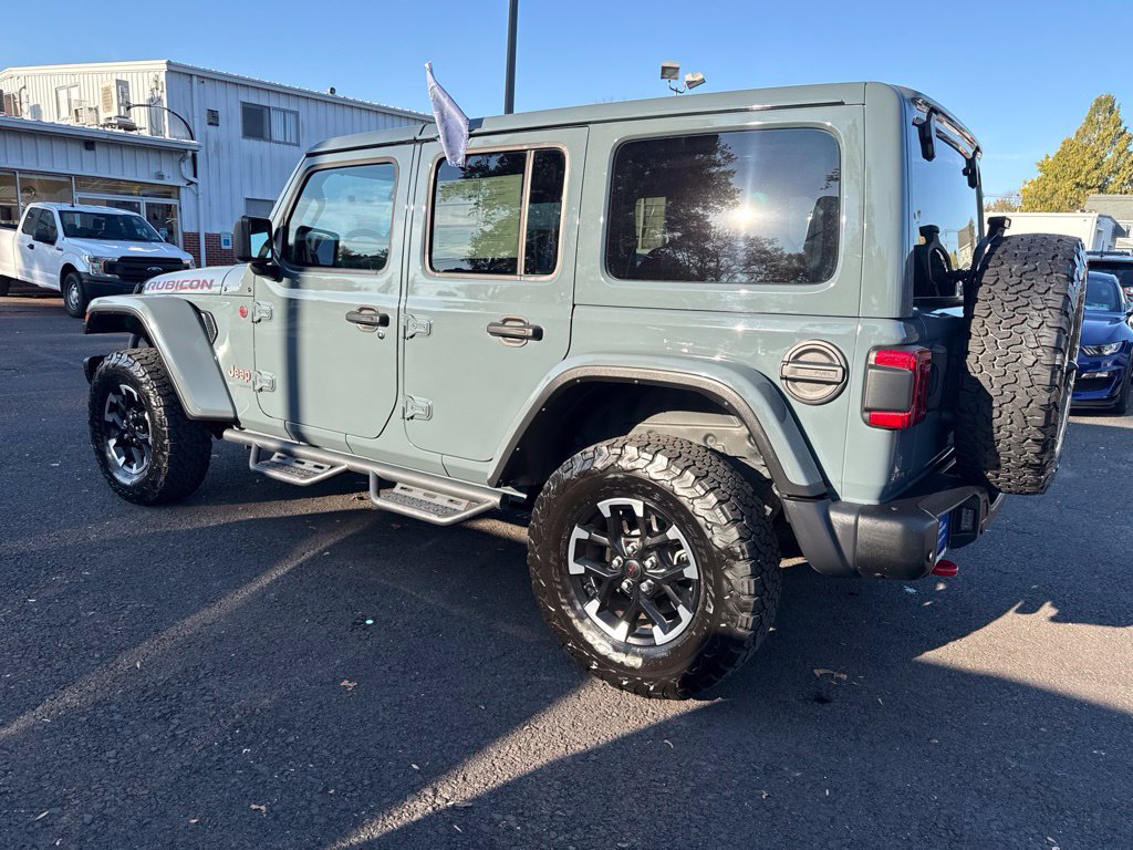 Used 2024 Jeep Wrangler Unlimited Rubicon AWD/4WD image 7