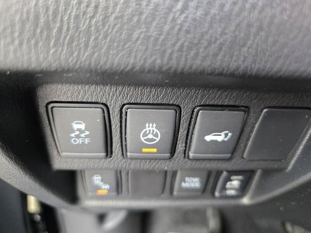Used 2018 Nissan Pathfinder SL FWD image 32