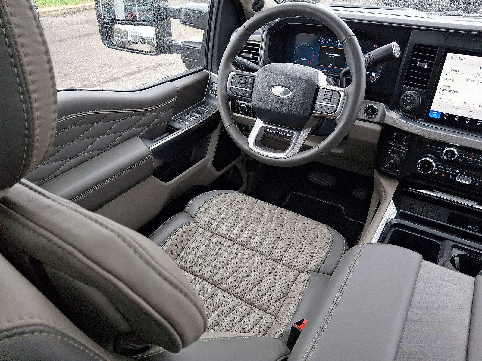 Certified 2025 Ford F350 Platinum w/ Platinum Plus Package image 13