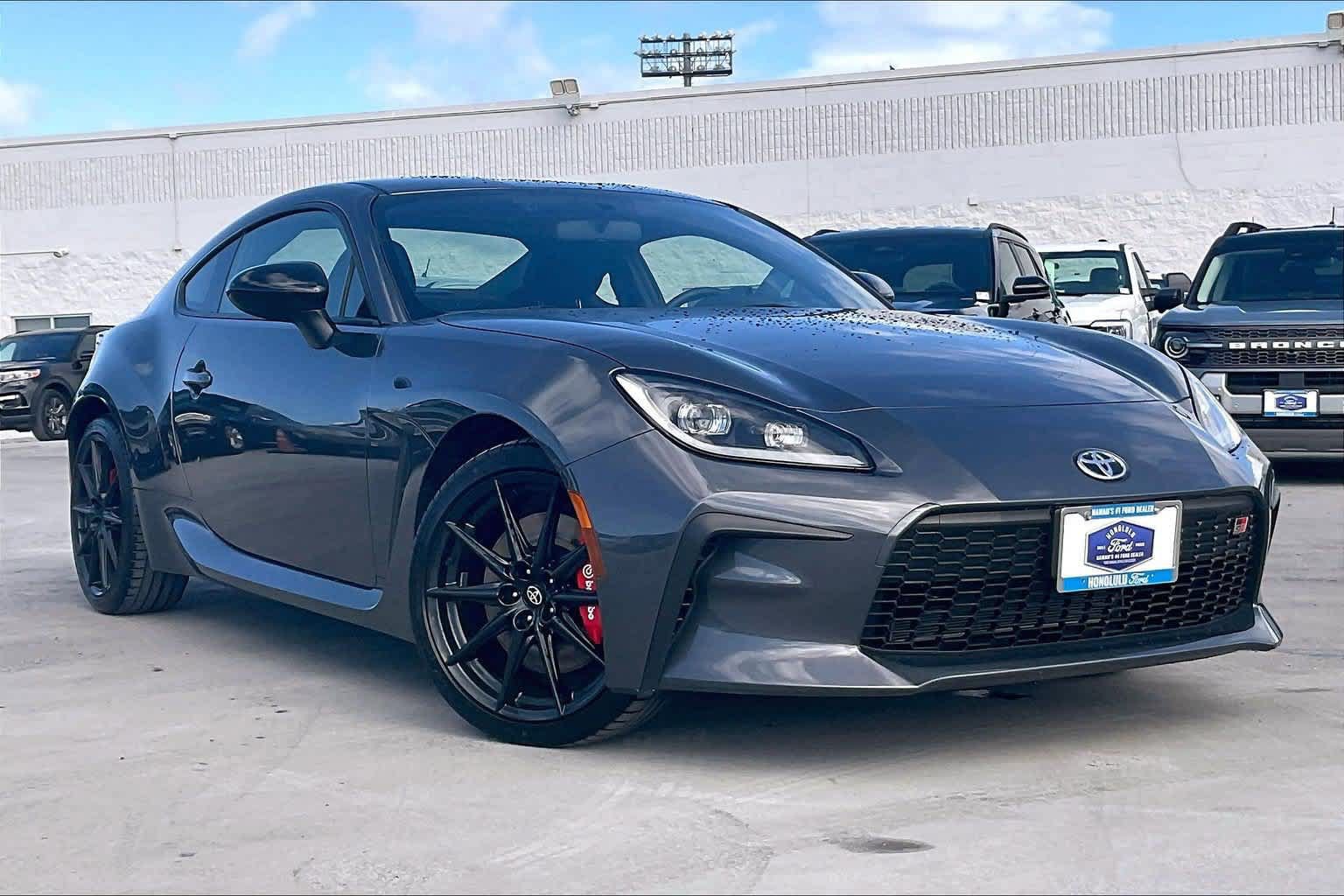 Used 2025 Toyota GR86 Premium w/ Performance Package RWD image 20