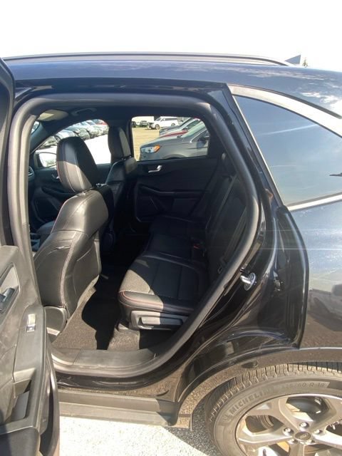 Certified 2024 Ford Escape ST-Line w/ Tech Pack #1 AWD/4WD image 10