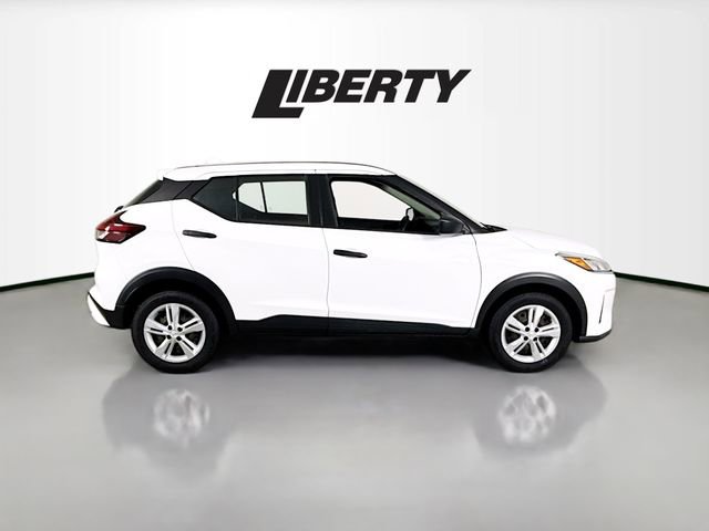 Used 2023 Nissan Kicks S image 8