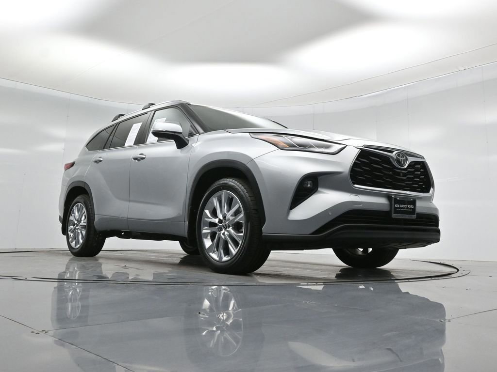 Used 2022 Toyota Highlander Limited image 5