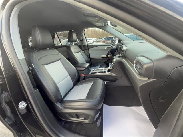 Certified 2023 Ford Explorer XLT w/ Equipment Group 202A AWD/4WD image 27
